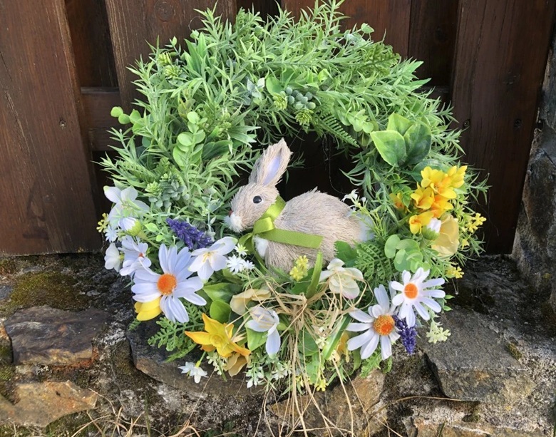 Inspirativní jarní věnec se zajíčkem Beskisha